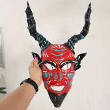 Mascara Diablo, técnica de cartón